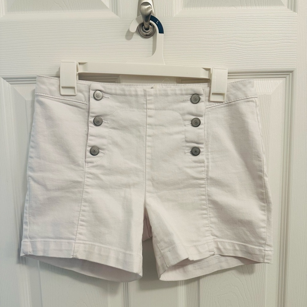 Artisan White High Waist Shorts Nautical-Inspired